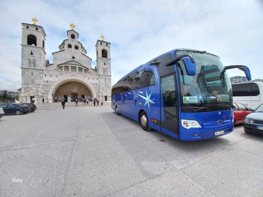 organize a group tour in the Balkans